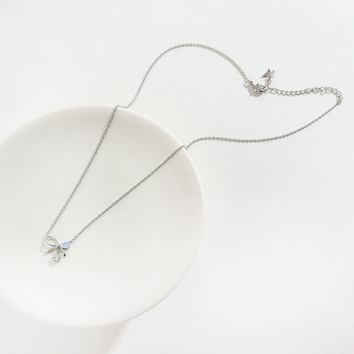 Sparkling Ribbon Necklace
