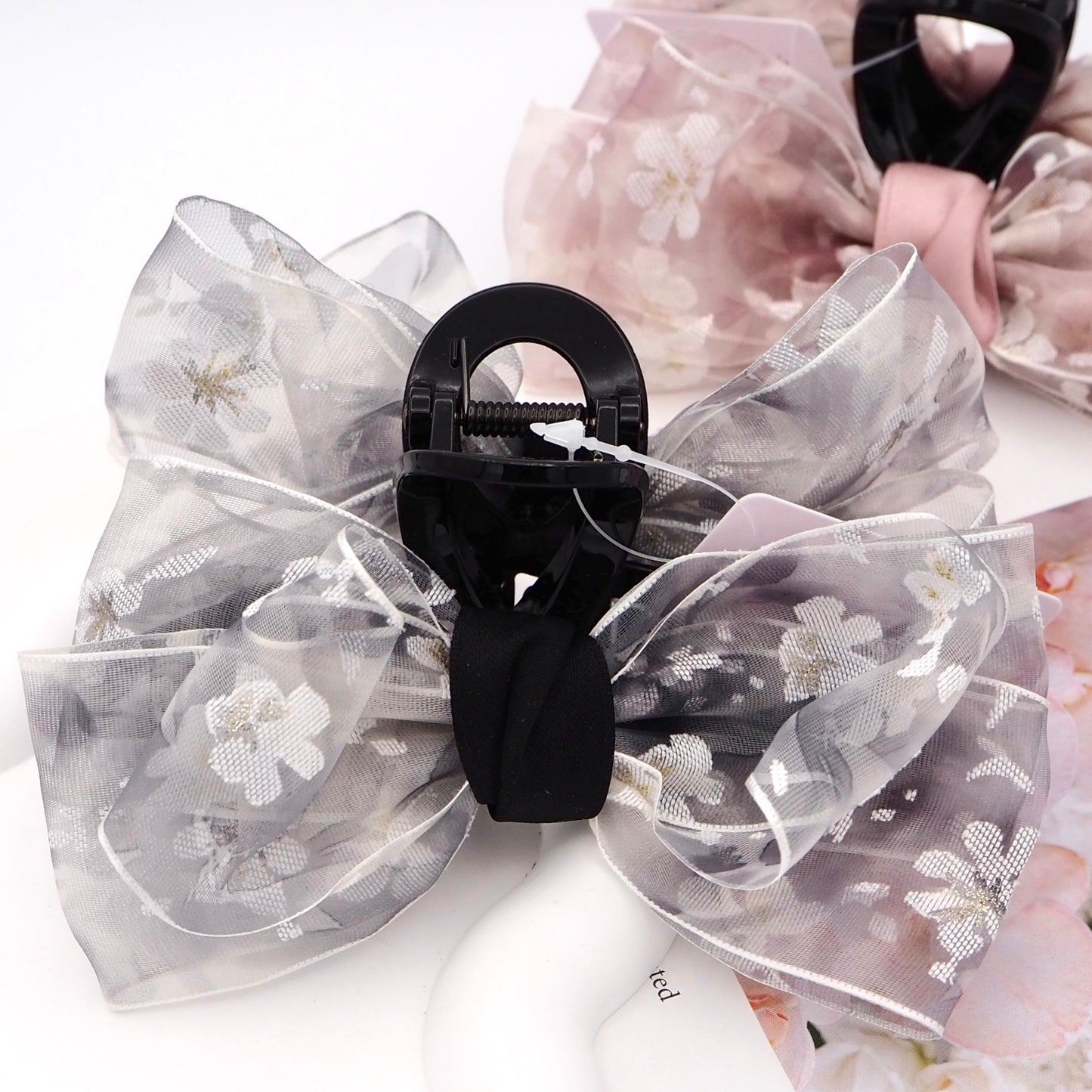 Petal Cloud Hair Claw