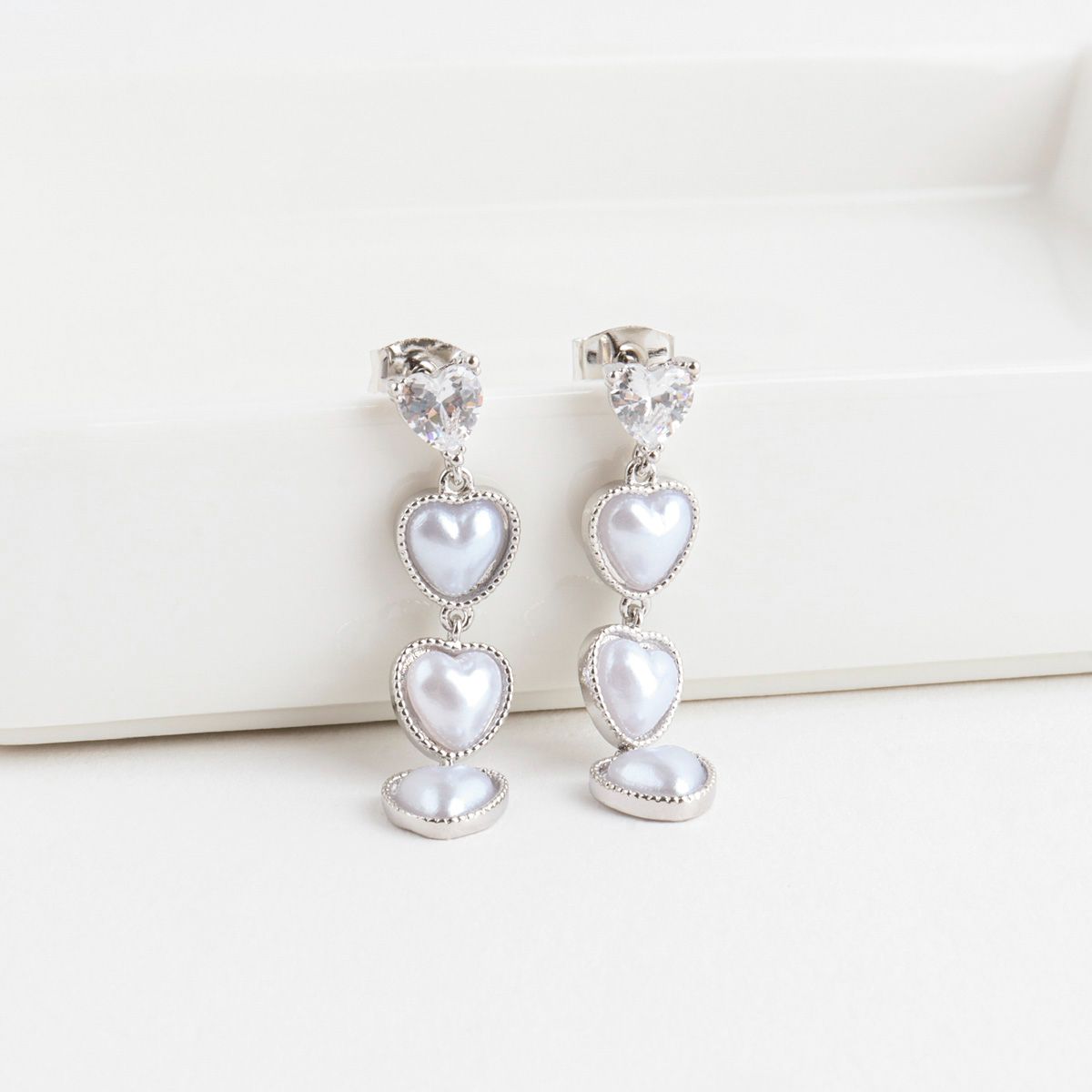 Adore Pearl Earrings