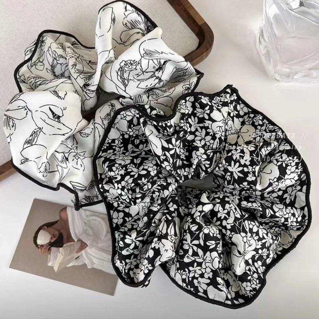 Flower Jumbo Scrunchie