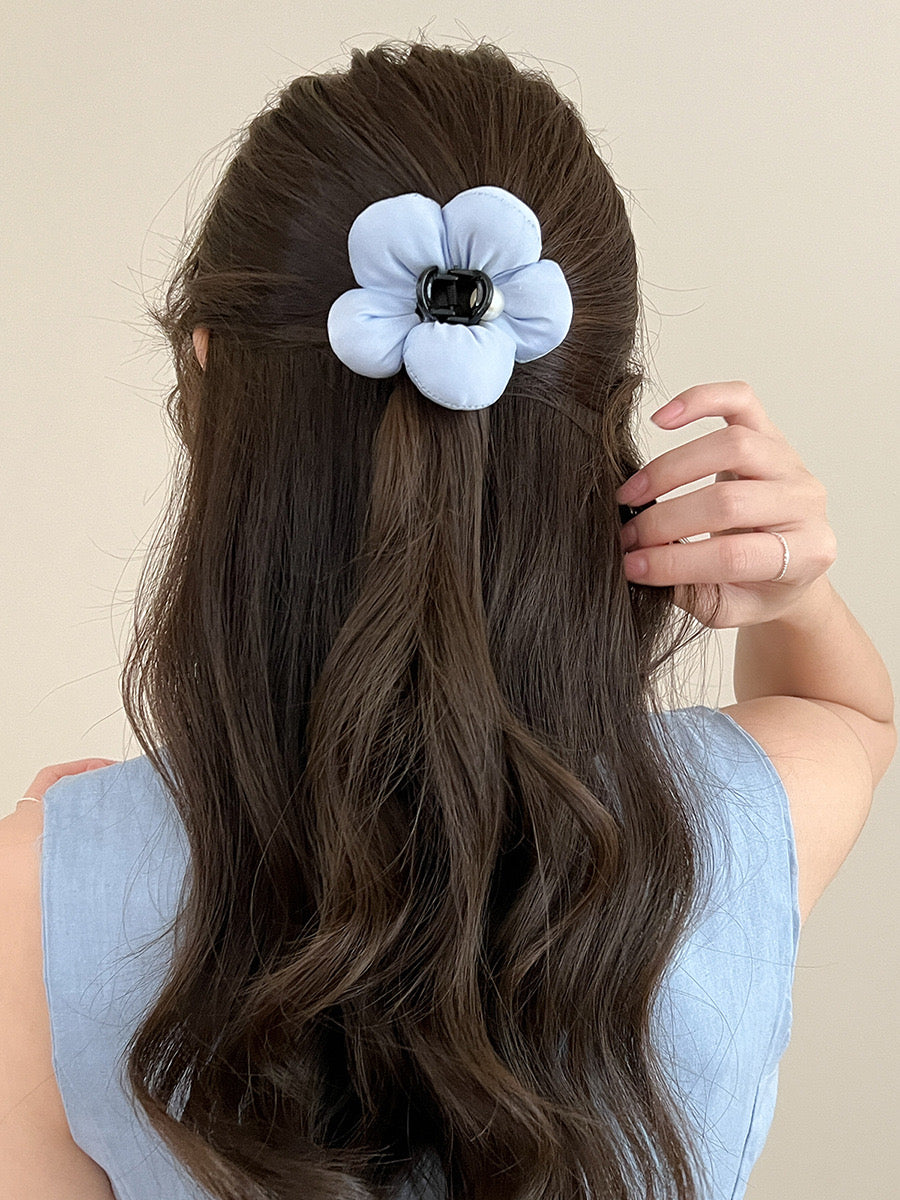 Mini Petal Puff Hair Clip