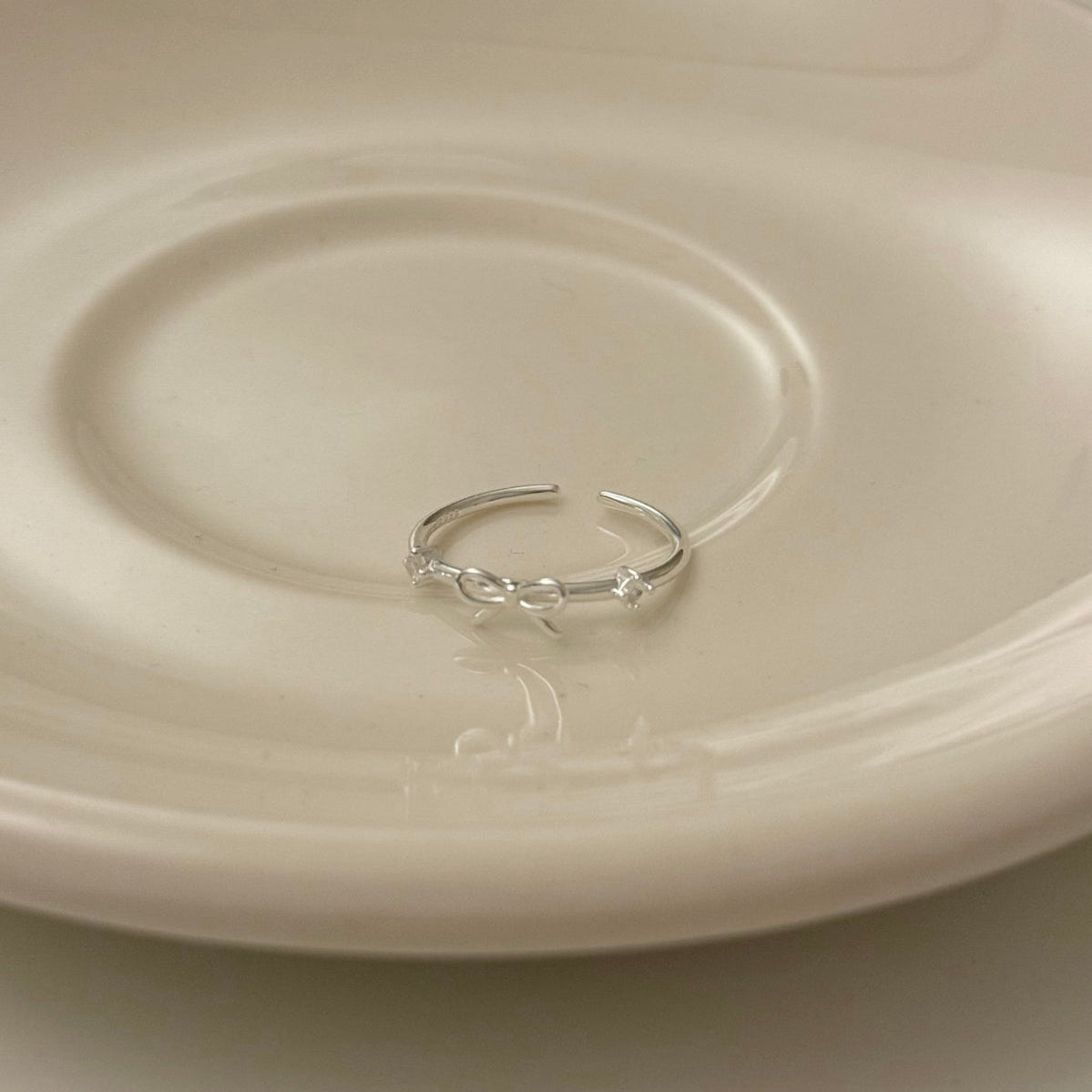 925 Silver Ribbon Cubic Ring