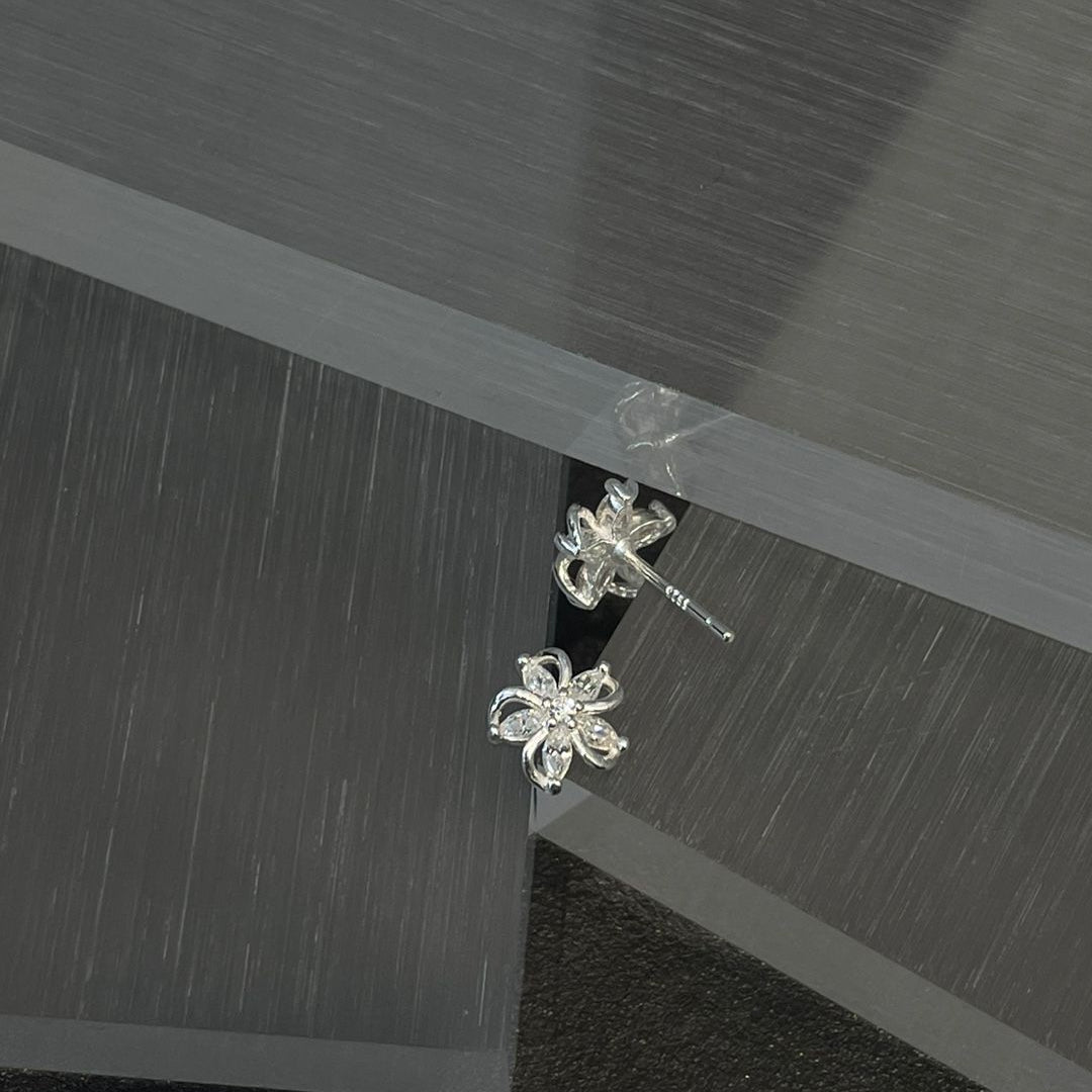 925 Silver Wishbloom Stud Earrings