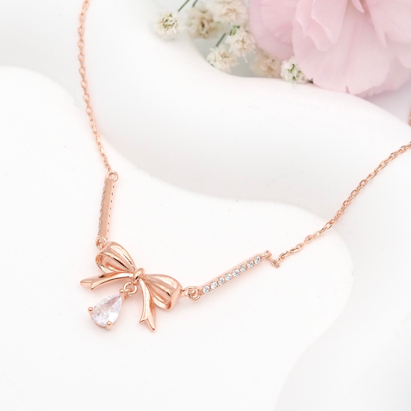 Drop Ribbon Necklace
