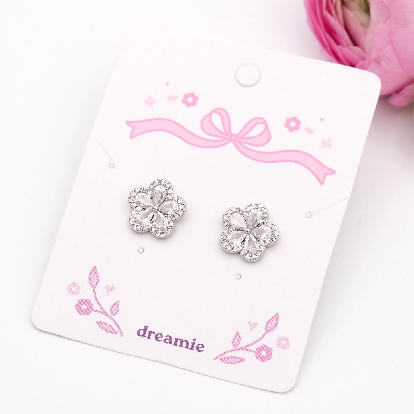 Flower’s Breath Cubic Earrings