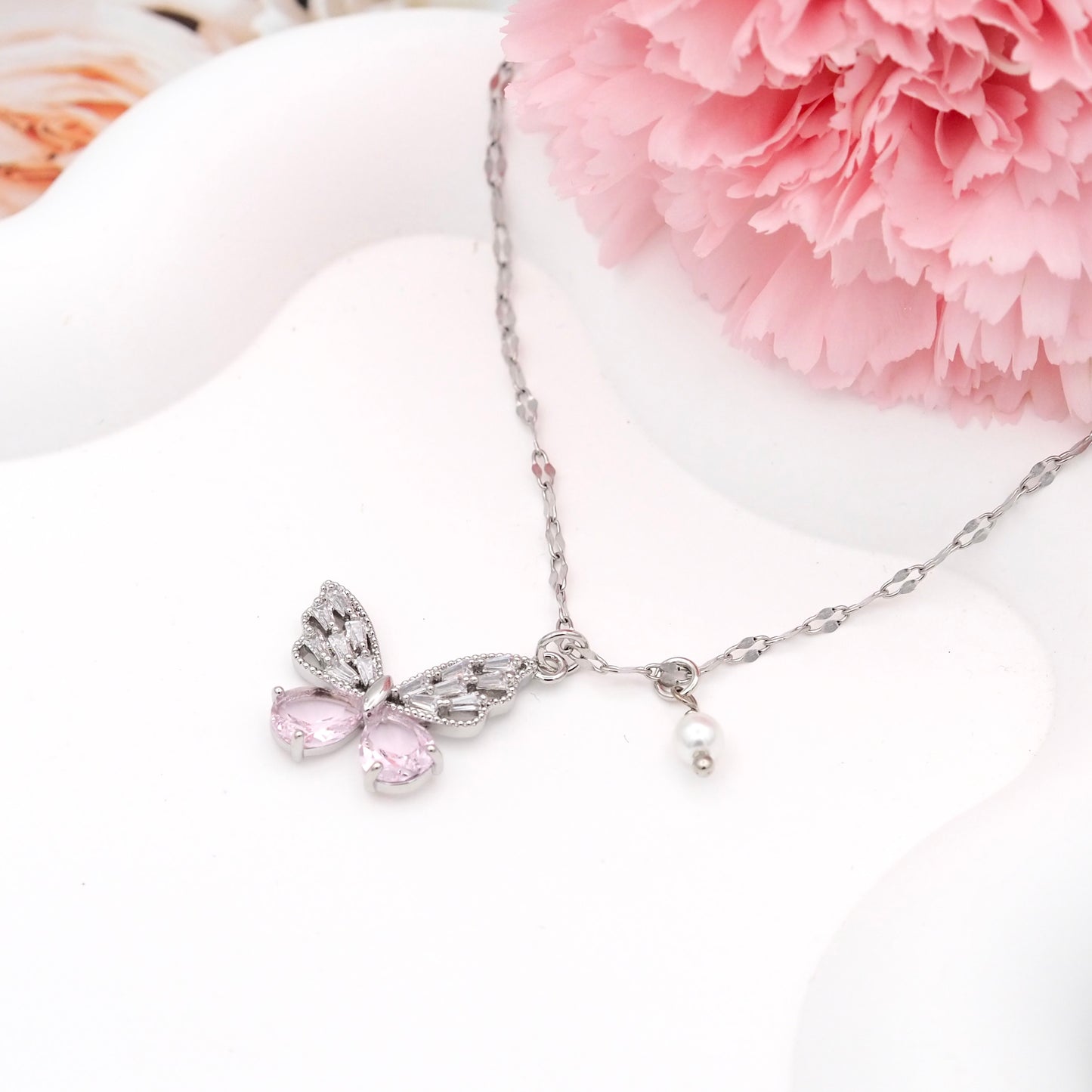 Butterfly Élégance Necklace