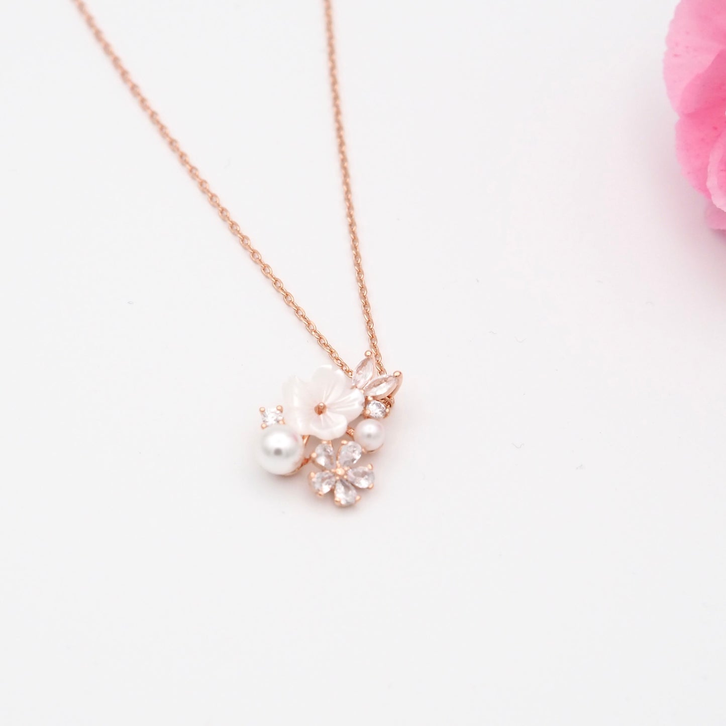Blooming Dew Necklace