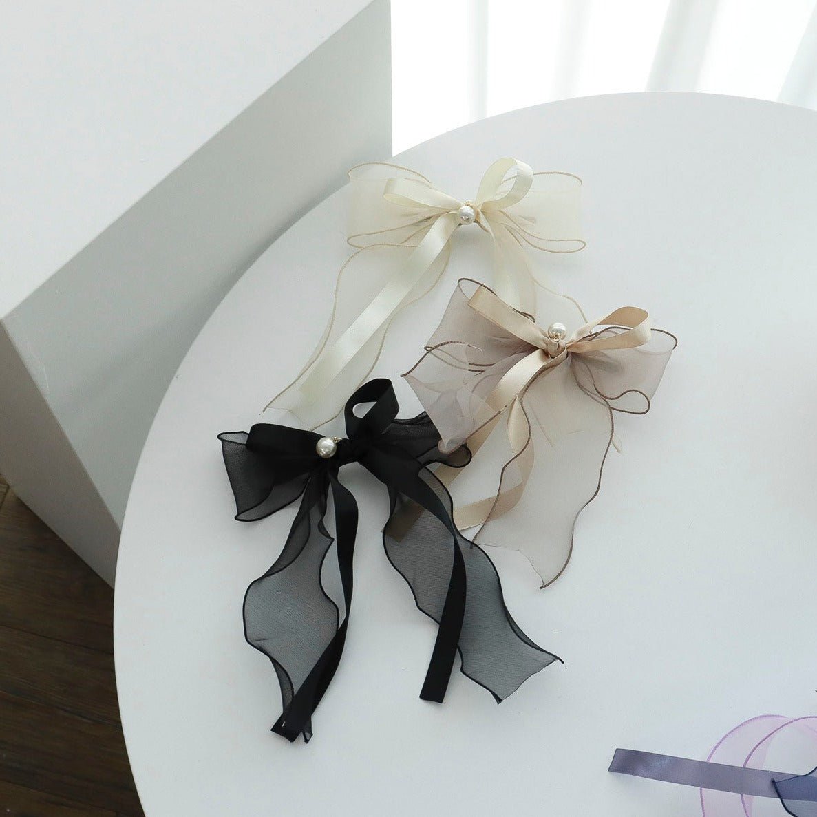 Serene Ribbon Elegance Hair Clip