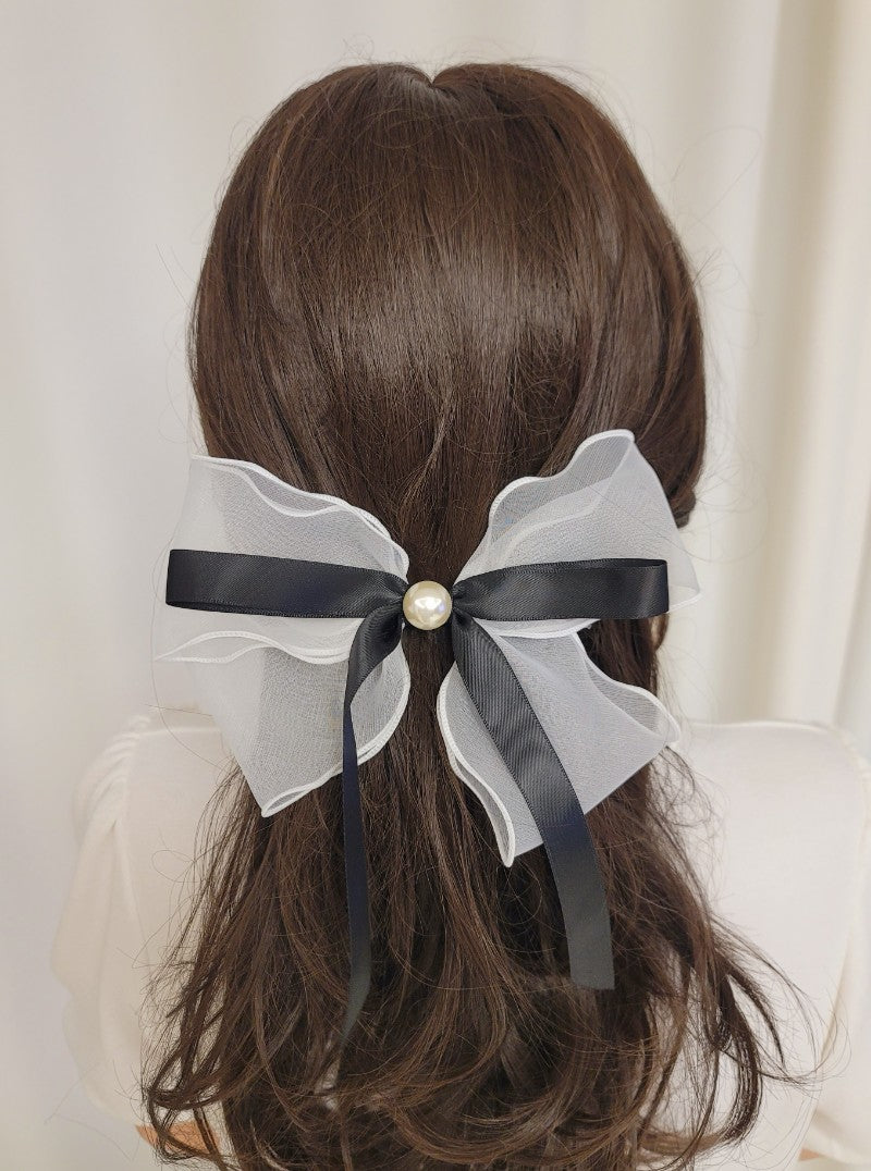 Moonlit Pearl Bow Hair Clip