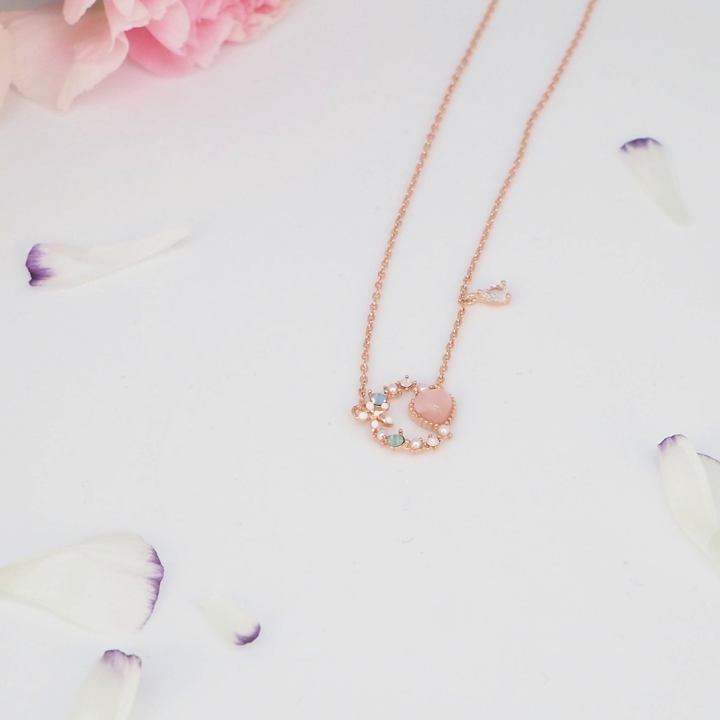 Floral Heartstrings Rose Gold Necklace