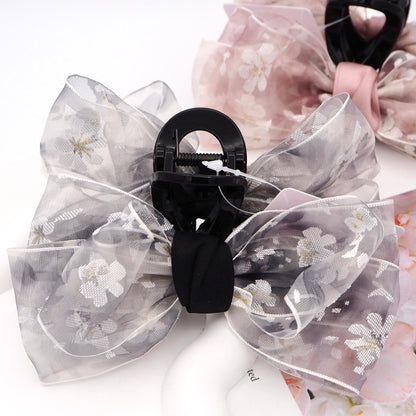 Petal Cloud Hair Claw