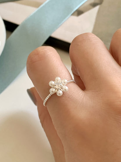 925 Silver Luna Pearl Petals Ring