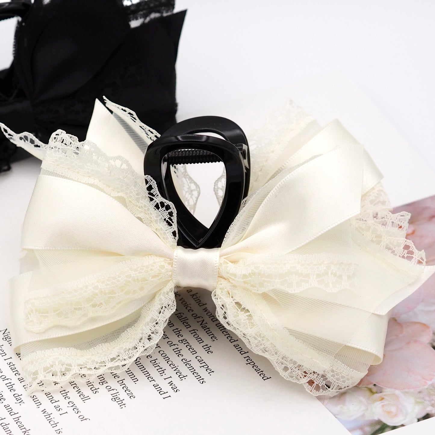 Élan Bow Hair Claw Clip