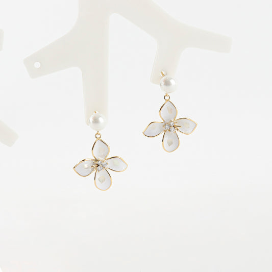 Petal Pearl Glow Earrings