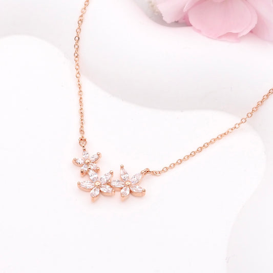 Dreampetal Glow Necklace
