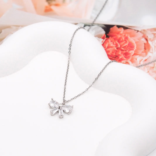 Cubic Bow Necklace