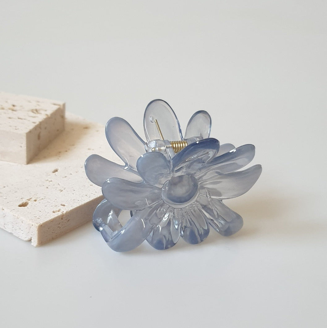 Clear blue flower-shaped hair clip 
